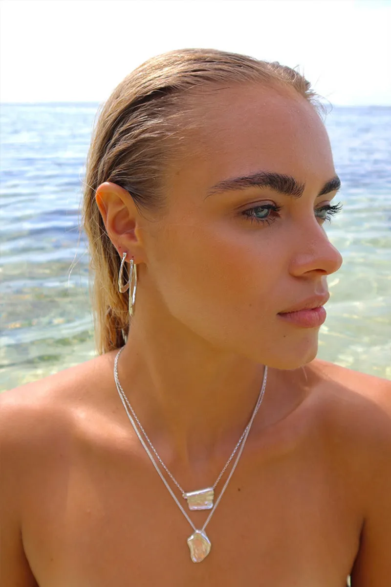 DANCING BAREFOOT NECKLACE - SILVER